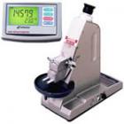 阿貝折射儀適用于衡量液體及固體樣本，例如玻璃片、塑料玻璃、塑料片與其它固態(tài)膠卷。
