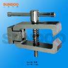 SJJ-08實(shí)驗(yàn)夾具 ,適用范圍：各種線纜、玻璃、皮革、各種電器元件等材料的拉力、破壞力、插撥力的測(cè)試。 最大負(fù)荷：500N
 
