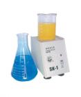 SK-1 快速混勻器,快速混勻器實現(xiàn)窗口的溶液快速混勻，混勻速度可調(diào)。最高速度:3000r/min.工作面直徑:? 130mm



