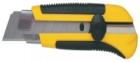 25MM DYNAGRIP 割刀: 旋轉(zhuǎn)鎖鈕，有效安全的縮緊刀片。25mm加寬刀片，工作壽命更長(zhǎng)。內(nèi)存1片刀片。人體工程學(xué)手柄，握持舒適。標(biāo)準(zhǔn)史丹利黃色ABS刀身。
