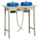 PG-2型金相試樣拋光機(jī)可供雙人同時(shí)操作，拋光盤(pán)直徑與傳遞功率均大于國(guó)內(nèi)同類產(chǎn)品，能適合更多種材料的拋光要求，是試樣拋光的理想設(shè)備。拋光盤(pán)直徑：雙盤(pán)220mm.轉(zhuǎn)速：900r/min，1400r/min（定制）.電動(dòng)機(jī)：YS7116 0.2kW 380V/220V 50Hz z