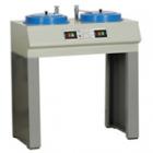  PG-2C型金相試樣拋光機(jī)是對(duì)PG-2金相試樣拋光機(jī)的不完善處進(jìn)行針對(duì)性的設(shè)計(jì)改進(jìn),增加了在拋光時(shí)作稀釋冷卻用的供水系統(tǒng)和易清污的抽屜式積污匣，拋盤(pán)直徑：220mm.轉(zhuǎn)速：900r/min，1400r/min（定制）.電動(dòng)機(jī)：YS7116 0.2kW 380V（220V 定制） 50Hz