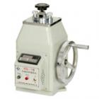 XQ-1型金相試樣鑲嵌機(jī)是對(duì)微小或不規(guī)則形狀和不易手拿的試樣，用熱固性塑料先進(jìn)行鑲嵌成形，也是磨拋工作必不可少的前道工序。本機(jī)系機(jī)械式鑲嵌機(jī)，加熱溫度由數(shù)字溫度儀控制，試樣壓制規(guī)格：Φ22、Φ30、Φ45×15mm.加熱器規(guī)格：650W 220V 50Hz