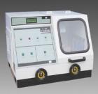 Q-100B型 全自動(dòng)試樣切割機(jī)具有超大切割室，可移動(dòng)式“T”型工作臺(tái)，液晶顯示各種切割數(shù)據(jù)；允許切割最大試樣直徑ф100mm,最大切割容積ф100mm×200mm；手動(dòng)切割/自動(dòng)切割任意切換；