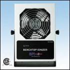 94021 　零伏臺(tái)式離子風(fēng)機(jī) 不銹鋼外殼 100級(jí)潔凈室專用單人臺(tái)式機(jī) 適用與手機(jī)等小型電子設(shè)備的安裝生產(chǎn)線 中和靜電速度快, 功能齊全 可平放在桌面上, 也可倒掛或側(cè)掛在墻壁上 正負(fù)離子失衡報(bào)警裝置 風(fēng)量最高達(dá)到250CFM