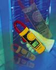 Fluke 336 鉗型表  真有效值鉗型儀表,具有大型背景燈顯示器，可以測量交流/直流電流和電壓的以及電機啟動電流。具有顯示保留功能。