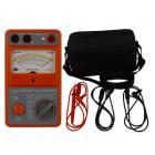 ●每種機(jī)型有三種額定電壓。

●絕緣阻值采用對(duì)數(shù)分度線，均勻清晰，讀數(shù)方便。

●線性交流電壓表刻度提供300V或600V的量程。

●強(qiáng)帶載能力，輸出短路電流大于1mA。。

●防塵防潮結(jié)構(gòu)，適于戶外操作。

●體積小，重量輕，操作簡捷，攜帶方便。

●電池供電，低功耗。

●電池容量檢查功能。

●線性交流電壓表刻度提供300V或600V的量程。
