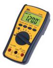 產(chǎn)品特點
 
? 真有效值測量
? 測量精度：3 3/4位
? 自動/手動量程，易于操作
? 背光大顯示屏，塑膠保護(hù)外套，自動關(guān)機功能
? 可選光電隔離RS232通信接口，配合PC機分析軟件進(jìn)行數(shù)據(jù)分析
? 可與鉗形適配器配合使用，測量大電流

