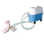 體潔器的功能如下:

1. 能為長(zhǎng)期臥床的病人,實(shí)現(xiàn)不用下床便能輕松完成洗頭的工作.特制噴頭可將頭發(fā)吸入噴頭內(nèi)部進(jìn)行清洗,并能做到邊洗邊清潔.有效防止弄濕被單給患者和家人帶來的不便.

2. 特制噴頭同樣可以進(jìn)行患者身體清潔的工作,做到邊噴邊洗,整個(gè)過程在噴頭內(nèi)部完成.

3. 對(duì)患有褥瘡的患者,本機(jī)器可以隨時(shí)用來為患者清洗患病部位,從而減輕患者痛苦.

4. 意識(shí)清醒者或護(hù)理專員可以在床上輕松處理患者小便.機(jī)器帶有線控裝置,整個(gè)過程輕松,便捷.